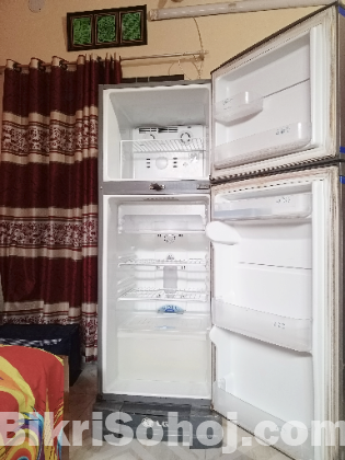 LG 271 লিটার (9.5 CUFT) ফ্রিজ বিক্রি হবে – No Frost